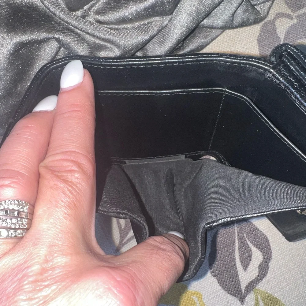 CHANEL Caviar leather wallet